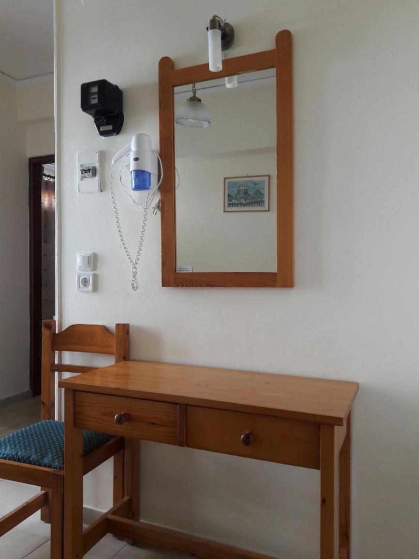 Vazakas Rooms Мітіліні Екстер'єр фото