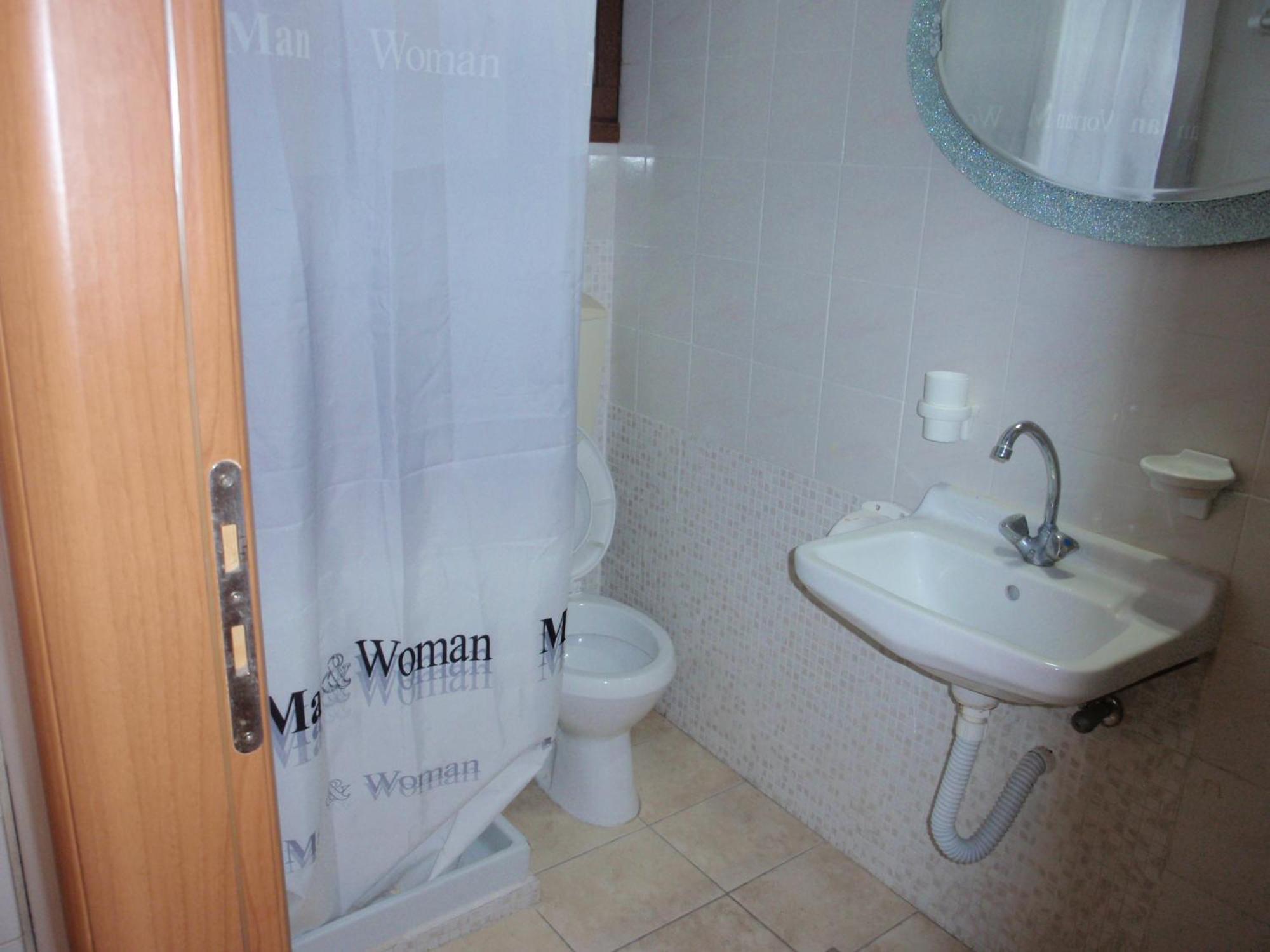 Vazakas Rooms Мітіліні Екстер'єр фото